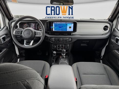 Used 2026 Jeep Wrangler Unlimited Sahara AWD/4WD image 21