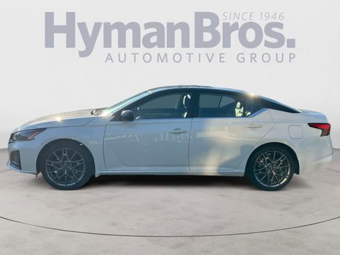 Certified 2025 Nissan Altima 2.5 SR image 7