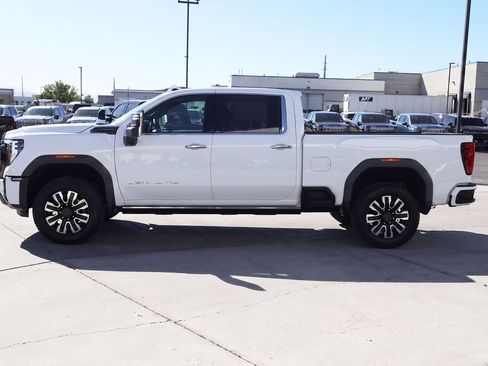 New 2026 GMC Sierra 2500 Denali Ultimate AWD/4WD image 3