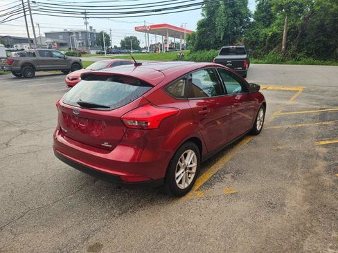 Used 2015 Ford Focus SE FWD image 5