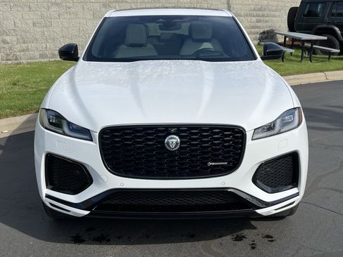 Used 2025 Jaguar F-PACE R-Dynamic S image 10
