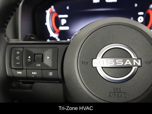 Used 2023 Nissan Rogue Platinum w/ Platinum Premium Package FWD image 8