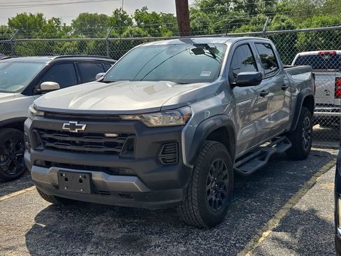 Certified 2025 Chevrolet Colorado Trail Boss AWD/4WD image 4