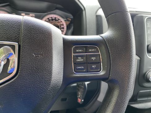 Used 2017 RAM 1500 Express RWD image 20