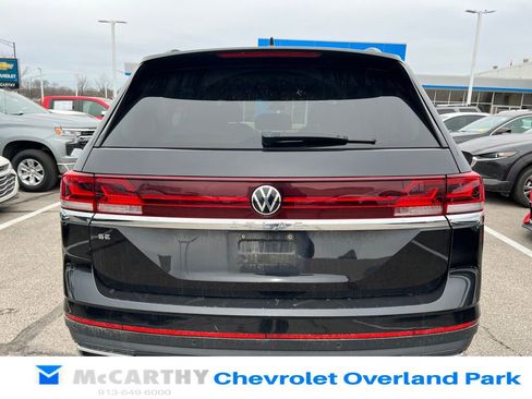 Used 2024 Volkswagen Atlas SE image 4