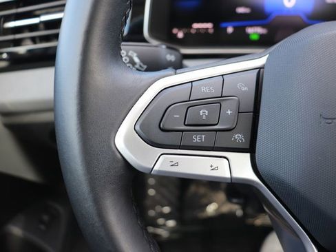 Used 2025 Volkswagen Jetta SE image 18