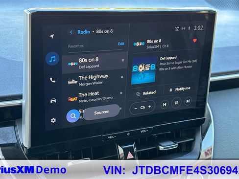 Certified 2025 Toyota Corolla XLE image 27