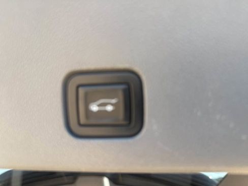 Used 2020 Cadillac XT6 Premium Luxury FWD image 33