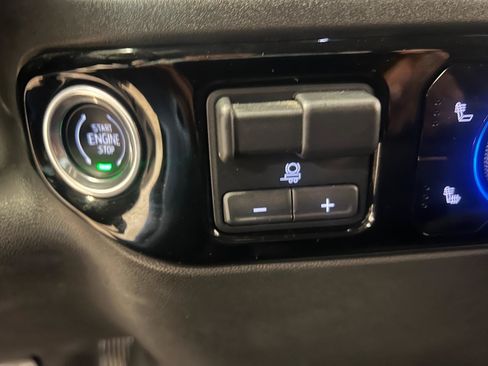 Used 2024 Chevrolet Silverado 1500 LT AWD/4WD image 43