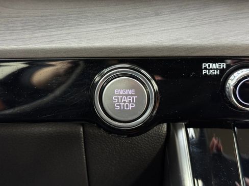 Used 2024 Kia Carnival SX image 23