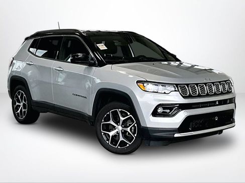 Used 2024 Jeep Compass Limited AWD/4WD image 12