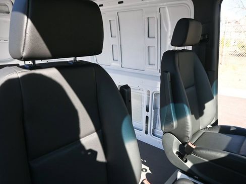 Used 2025 Mercedes-Benz Sprinter 2500 image 19