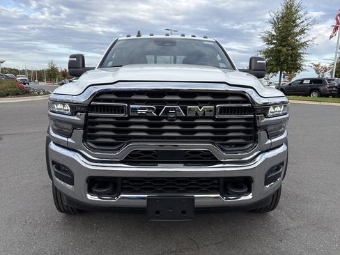 New 2025 RAM 5500 4x4 Crew Cab image 3