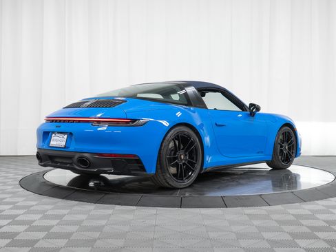 Certified 2023 Porsche 911 Targa 4 GTS w/ Premium Package AWD/4WD image 39