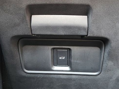 Used 2025 Land Rover Discovery Sport Dynamic SE image 21