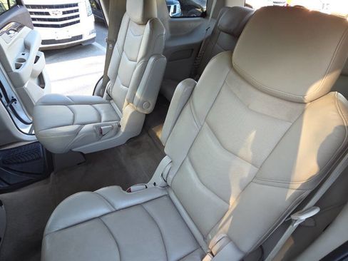 Used 2017 Cadillac Escalade Luxury AWD/4WD image 39
