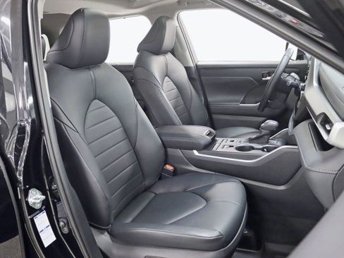 Used 2020 Toyota Highlander XLE image 22