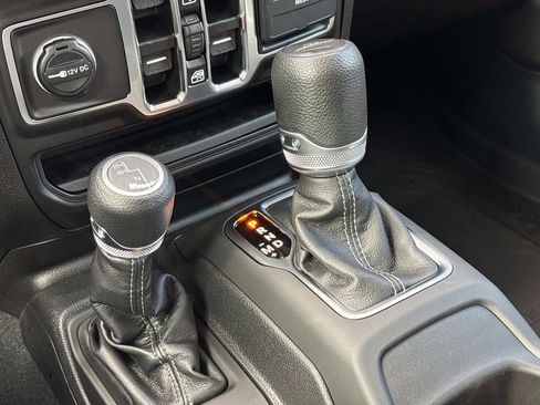 New 2025 Jeep Gladiator Sport image 24