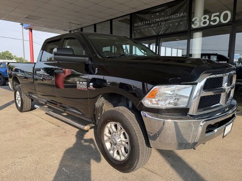 Used 2018 RAM 2500 Tradesman w/ Chrome Appearance Group image 6