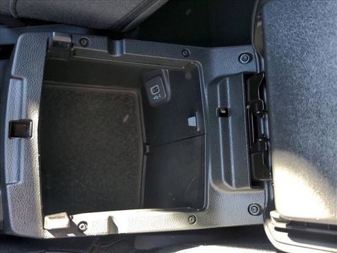 Used 2025 Jeep Wrangler Willys image 19