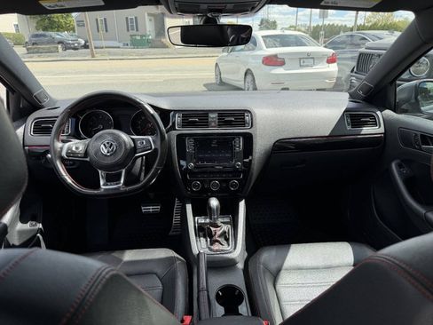 Used 2017 Volkswagen Jetta GLI FWD image 24