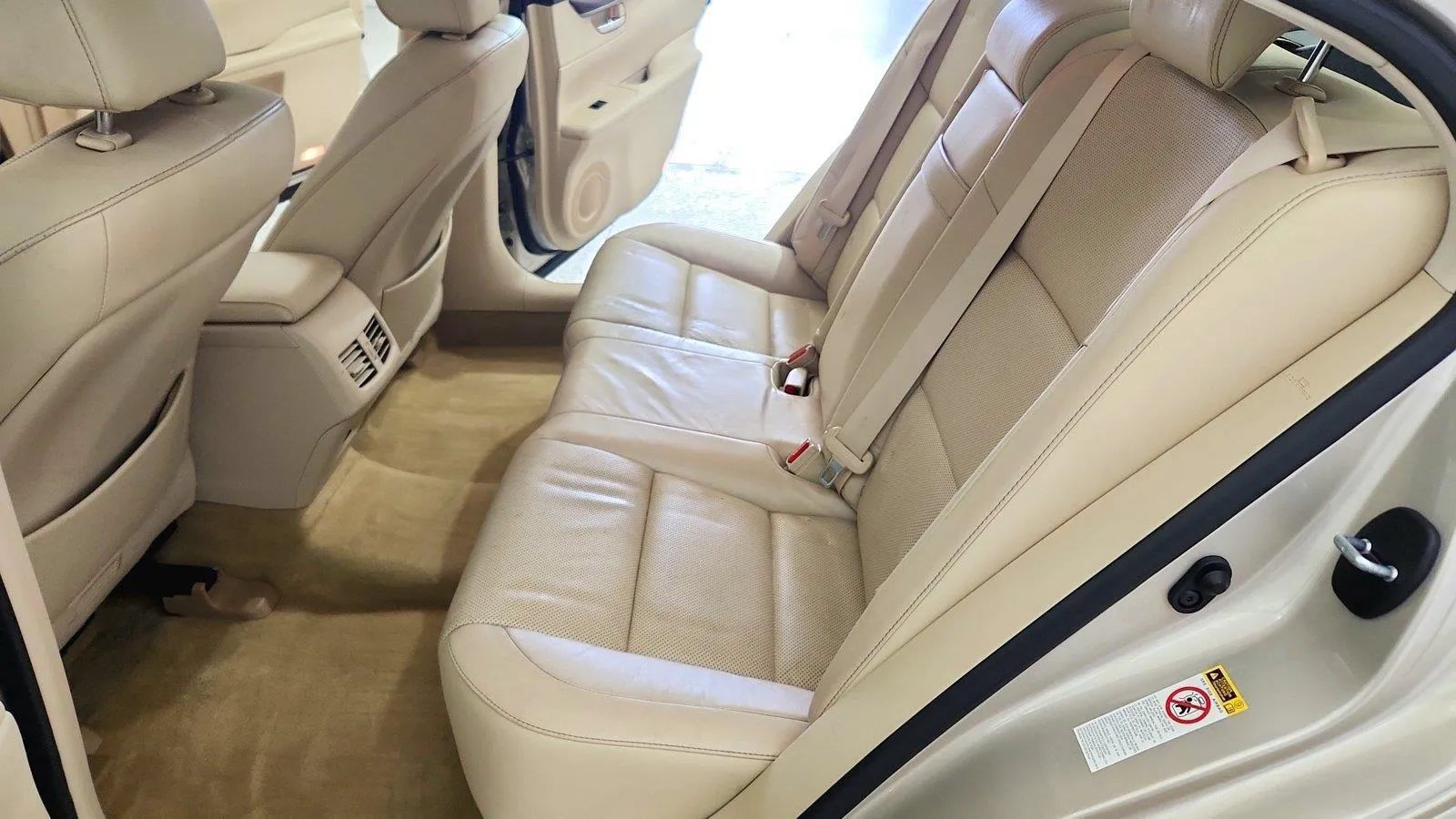 Used 2014 Lexus ES 350 w/ Luxury Package FWD image 26