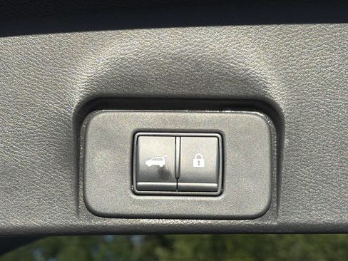 Used 2023 Nissan Rogue SV w/ SV Premium B Package FWD image 27