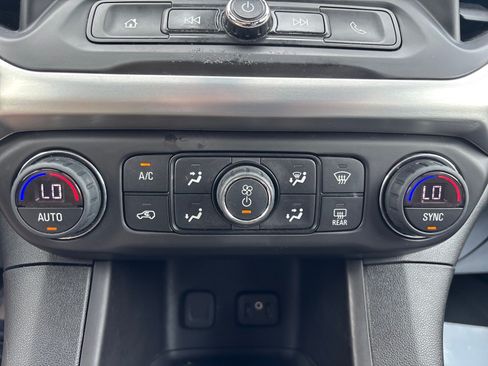 Used 2018 GMC Acadia SLE AWD/4WD image 32