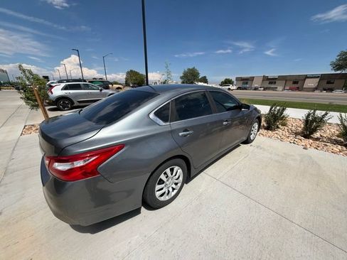 Used 2016 Nissan Altima 2.5 S w/ Power Driver Seat Package FWD image 4