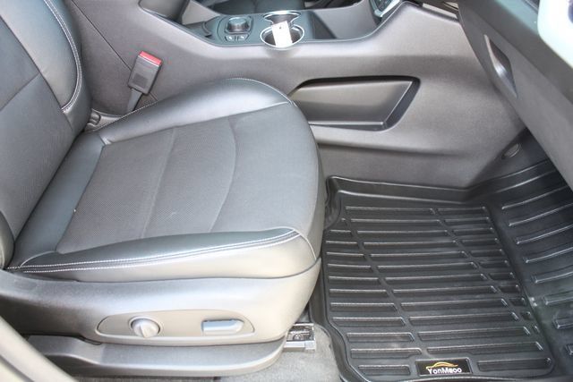 Used 2024 GMC Terrain SLT w/ Infotainment Package II FWD image 16