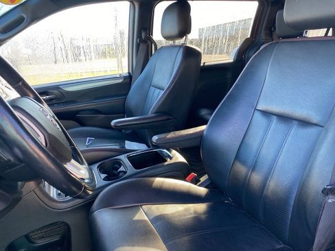 Used 2019 Dodge Grand Caravan GT image 9