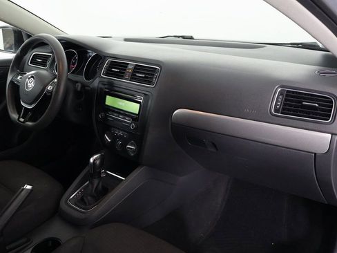 Used 2015 Volkswagen Jetta SE image 9