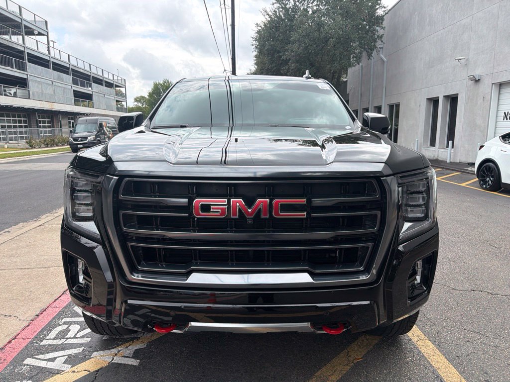 Used 2024 GMC Yukon AT4 w/ Technology Package AWD/4WD image 2