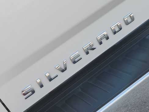 Used 2018 Chevrolet Silverado 1500 LTZ w/ Texas Edition AWD/4WD image 13