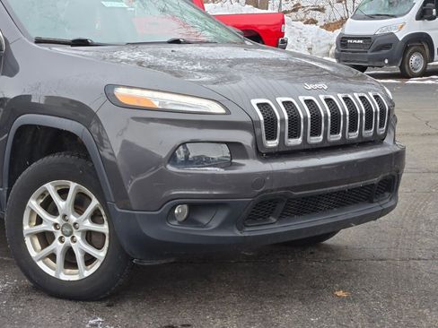 Used 2015 Jeep Cherokee Latitude w/ Comfort/Convenience Group image 2