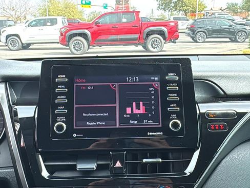 Used 2023 Toyota Camry SE image 18