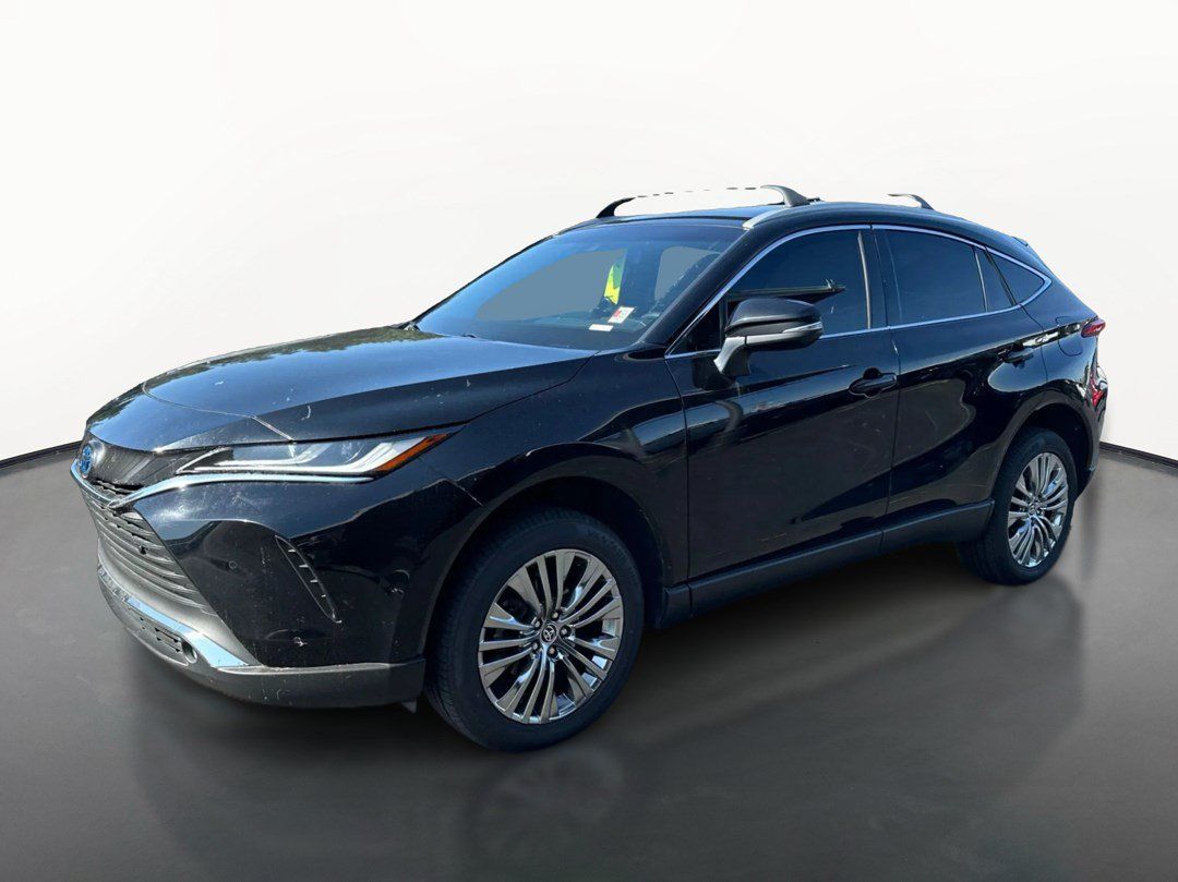 Used 2023 Toyota Venza XLE AWD/4WD image 7