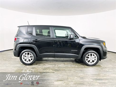 Used 2023 Jeep Renegade Latitude image 8