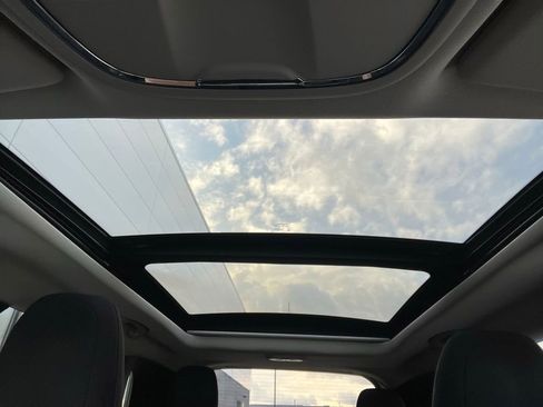 Used 2015 Jeep Cherokee Latitude w/ Comfort/Convenience Group image 20