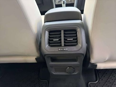 Used 2022 Volkswagen Tiguan S image 16