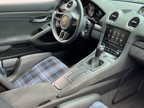 Certified 2024 Porsche 718 Cayman GT4 RS RWD image 19