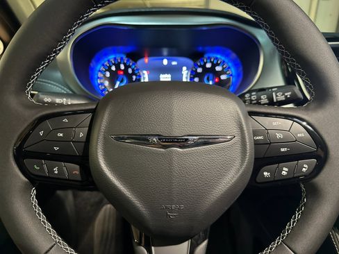 New 2026 Chrysler Pacifica Limited w/ S Appearance Package image 24