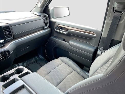 Used 2024 Chevrolet Silverado 1500 LT image 23