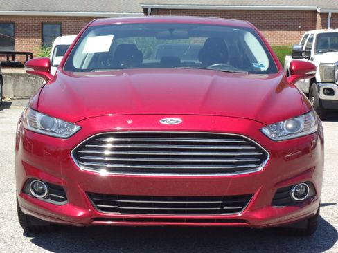 Used 2015 Ford Fusion SE FWD image 8