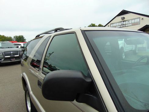 Used 2002 Chevrolet Blazer LS w/ Preferred Equipment Group image 60
