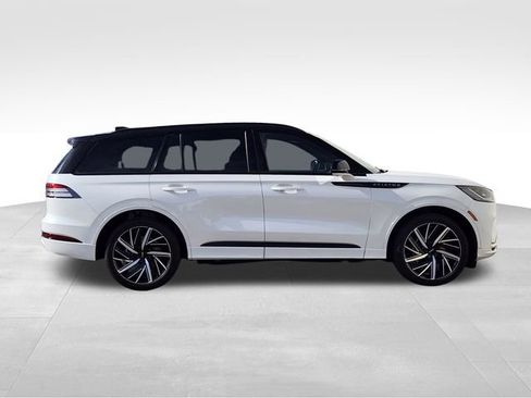 Certified 2025 Lincoln Aviator Black Label w/ Black Label Special Edition image 10