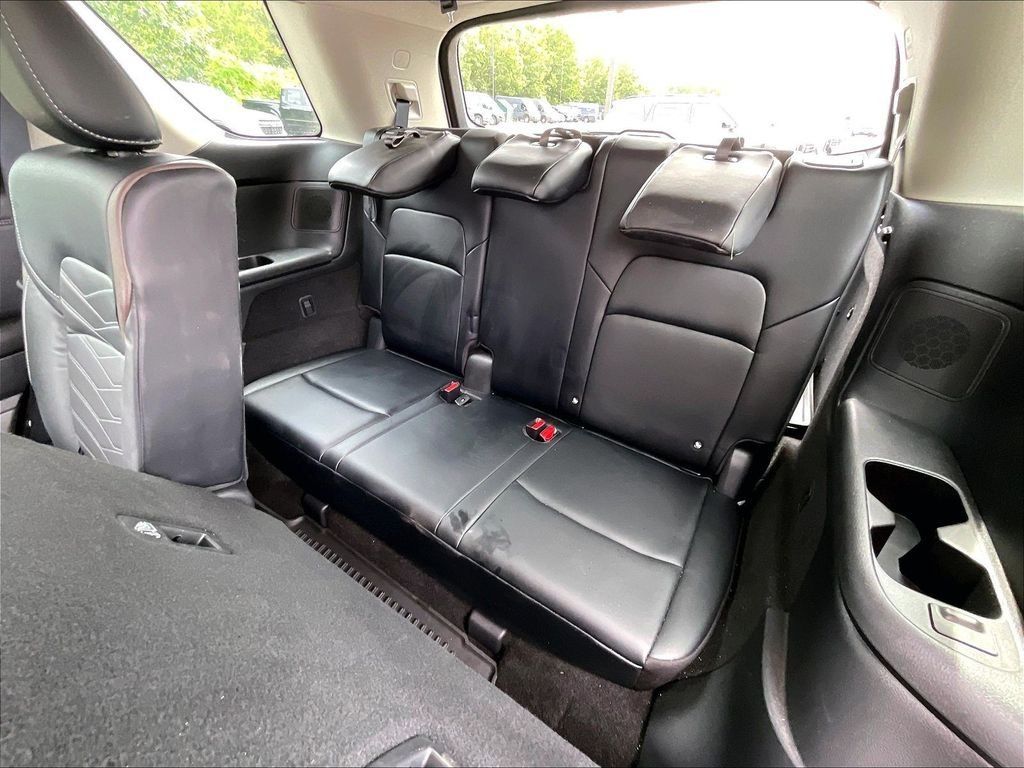 Used 2023 Nissan Pathfinder Platinum w/ Cargo Package AWD/4WD image 16