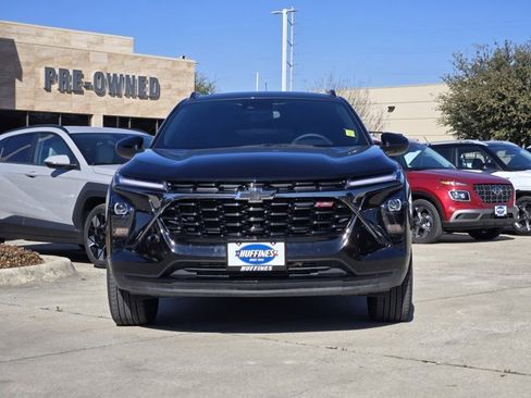 Used 2025 Chevrolet Trax RS w/ Sunroof Package image 2
