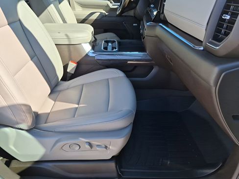 Used 2024 Chevrolet Silverado 2500 LTZ w/ LTZ Premium Package image 16