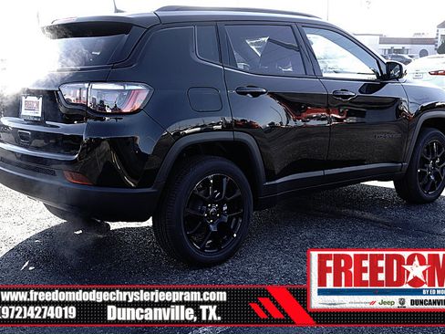 New 2026 Jeep Compass Latitude image 5